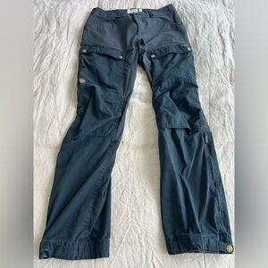 Fjallraven Keb Cargo Pants - Black - Size 42 (US32-33”)